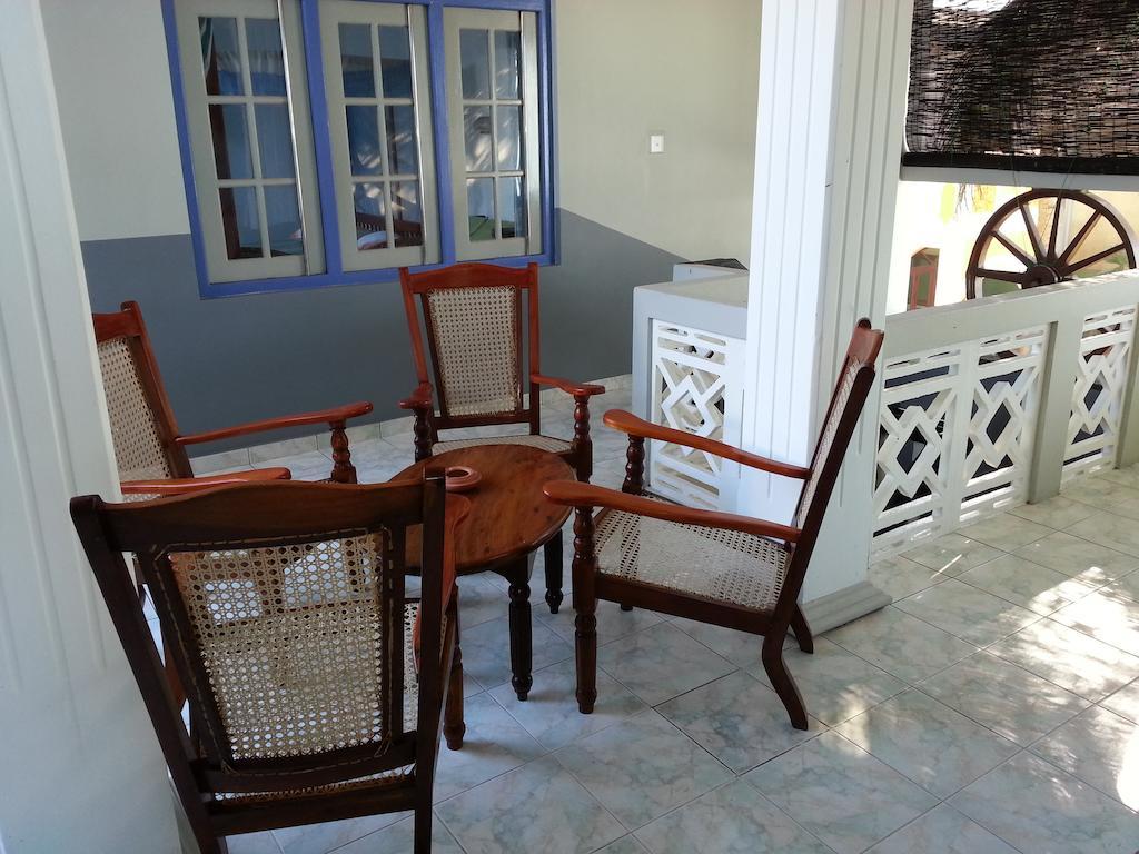 Main Reef Guest House Hikkaduwa Esterno foto