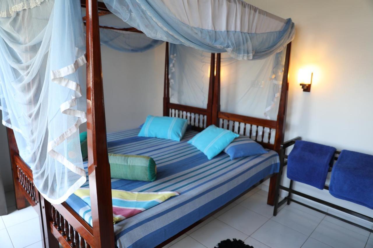 Main Reef Guest House Hikkaduwa Esterno foto